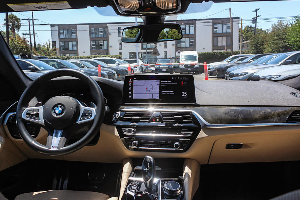 Thumbnail: 2023 BMW 5 Series - 2