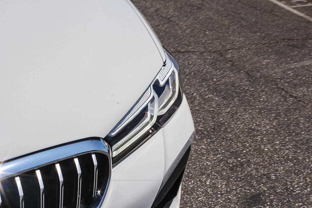 Thumbnail: 2023 BMW 5 Series - 6