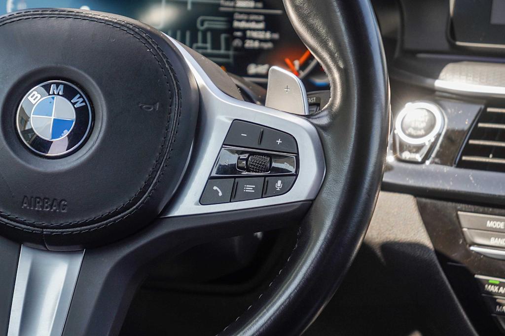 Thumbnail: 2023 BMW 5 Series - 25