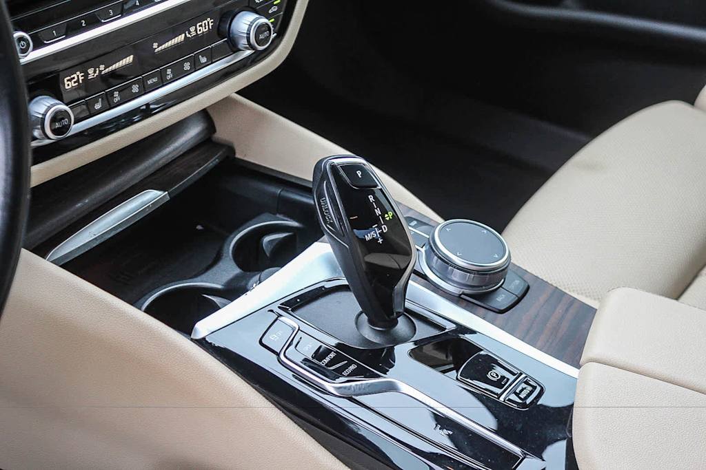 Thumbnail: 2021 BMW 5 Series - 14
