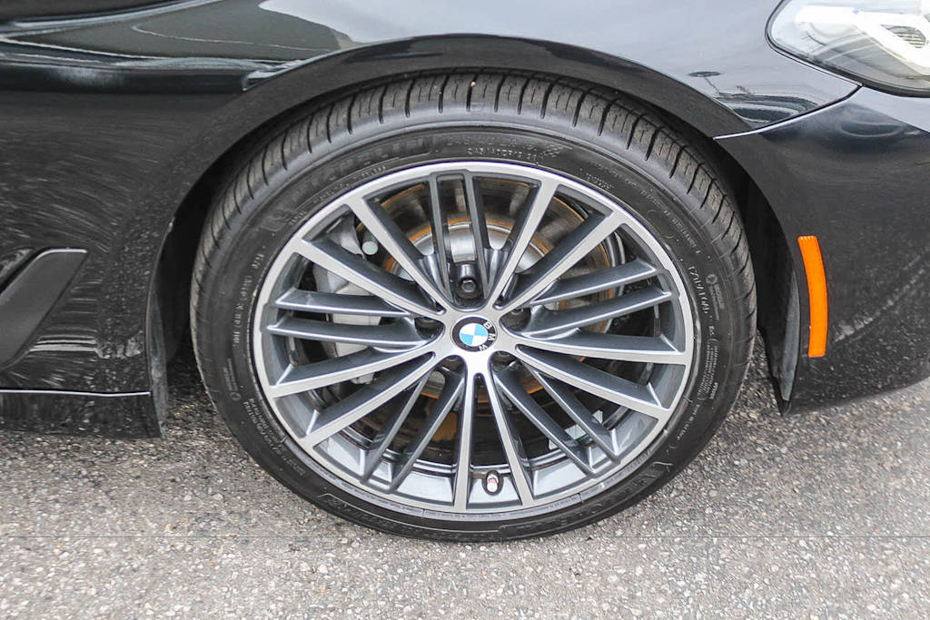 Thumbnail: 2021 BMW 5 Series - 20