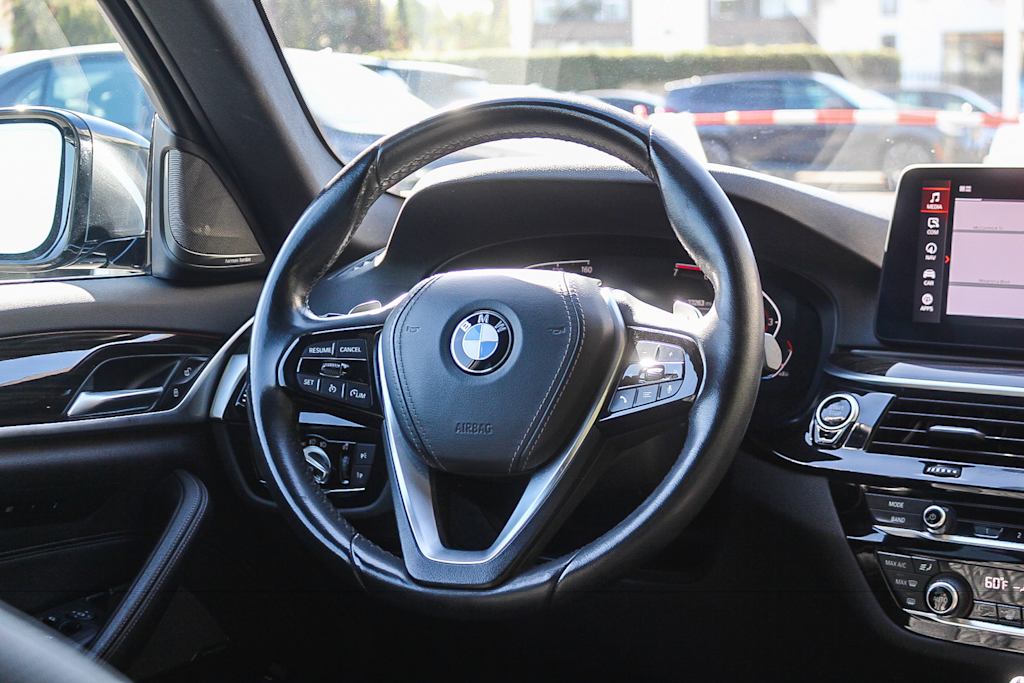 Thumbnail: 2023 BMW 5 Series - 9