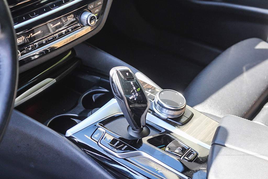 Thumbnail: 2023 BMW 5 Series - 14