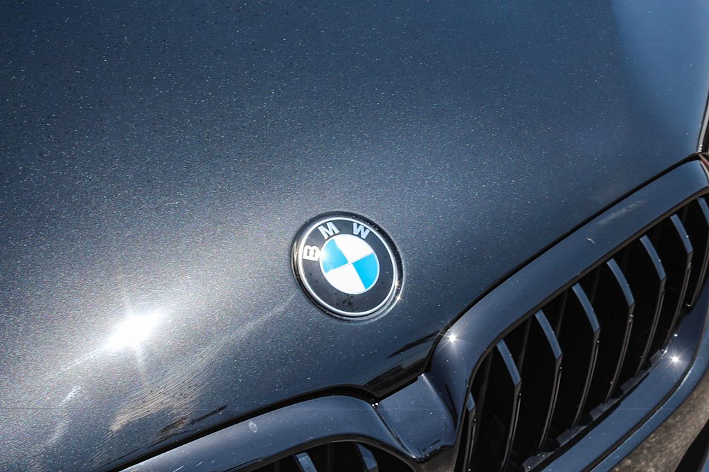 Thumbnail: 2023 BMW 5 Series - 21
