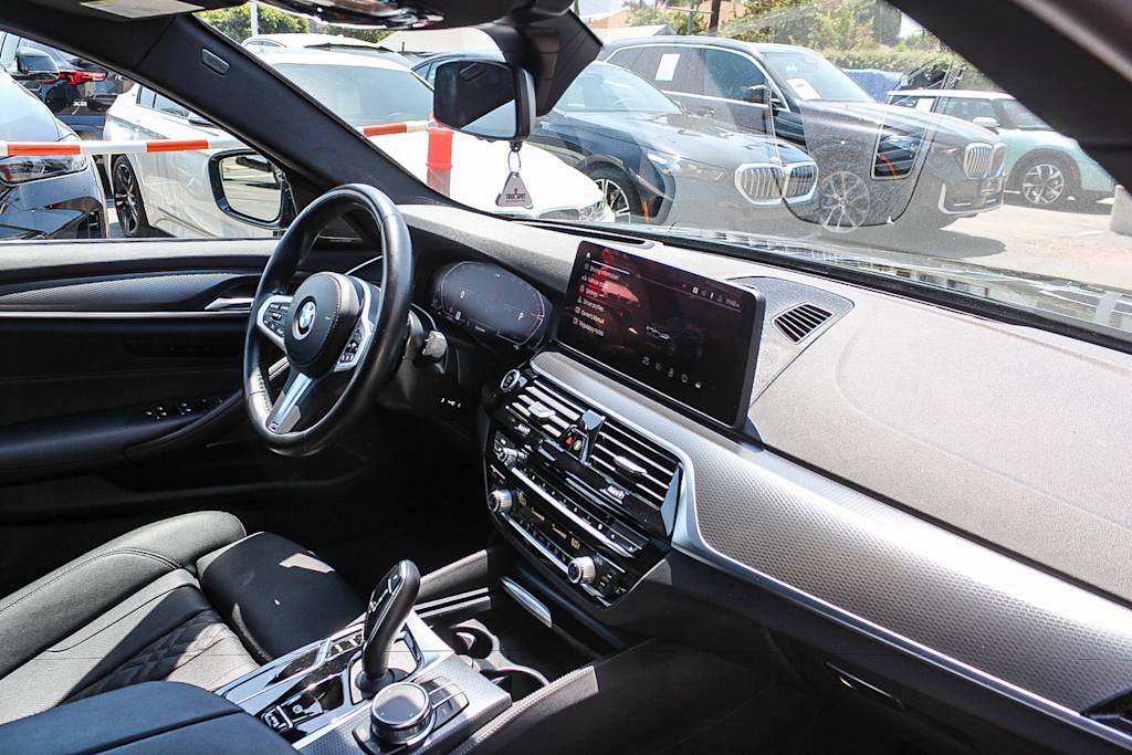 Thumbnail: 2023 BMW 5 Series - 11