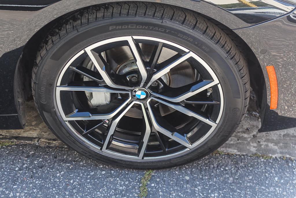 Thumbnail: 2023 BMW 5 Series - 21