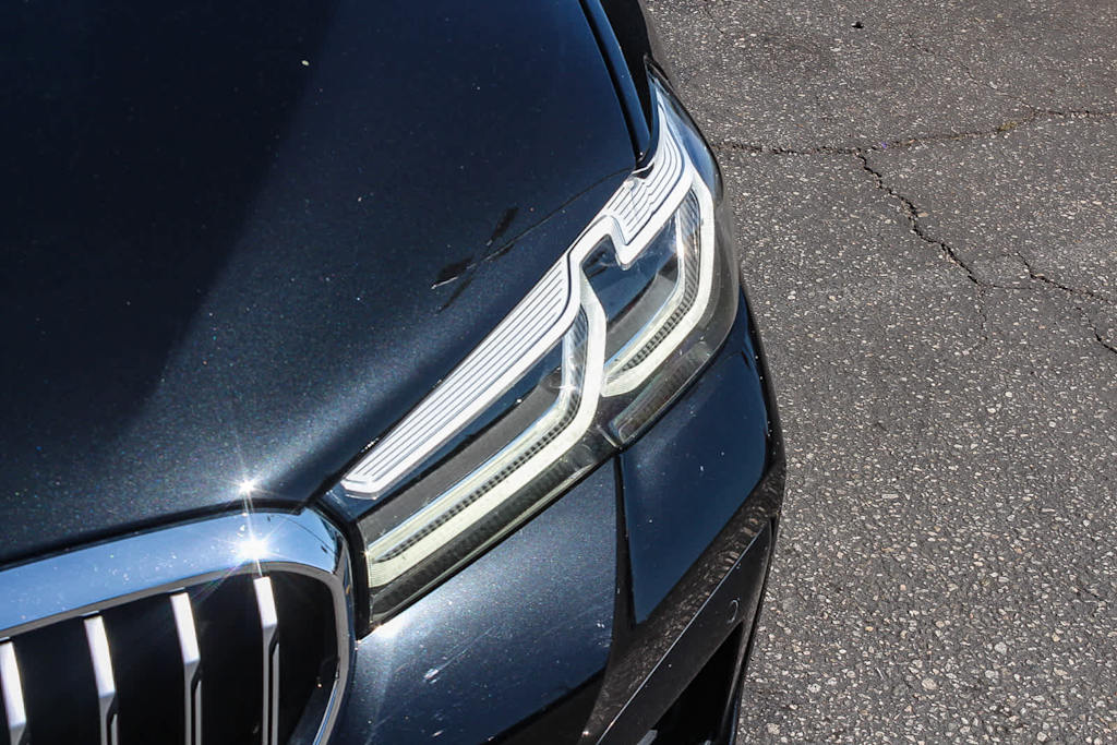 Thumbnail: 2023 BMW 5 Series - 6