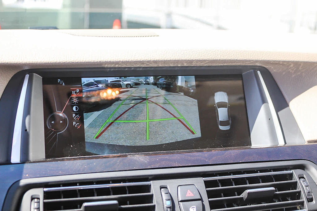 Thumbnail: 2014 BMW 5 Series - 13