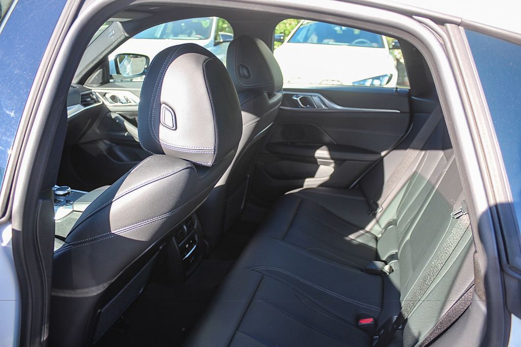 Thumbnail: 2024 BMW 4 Series - 10