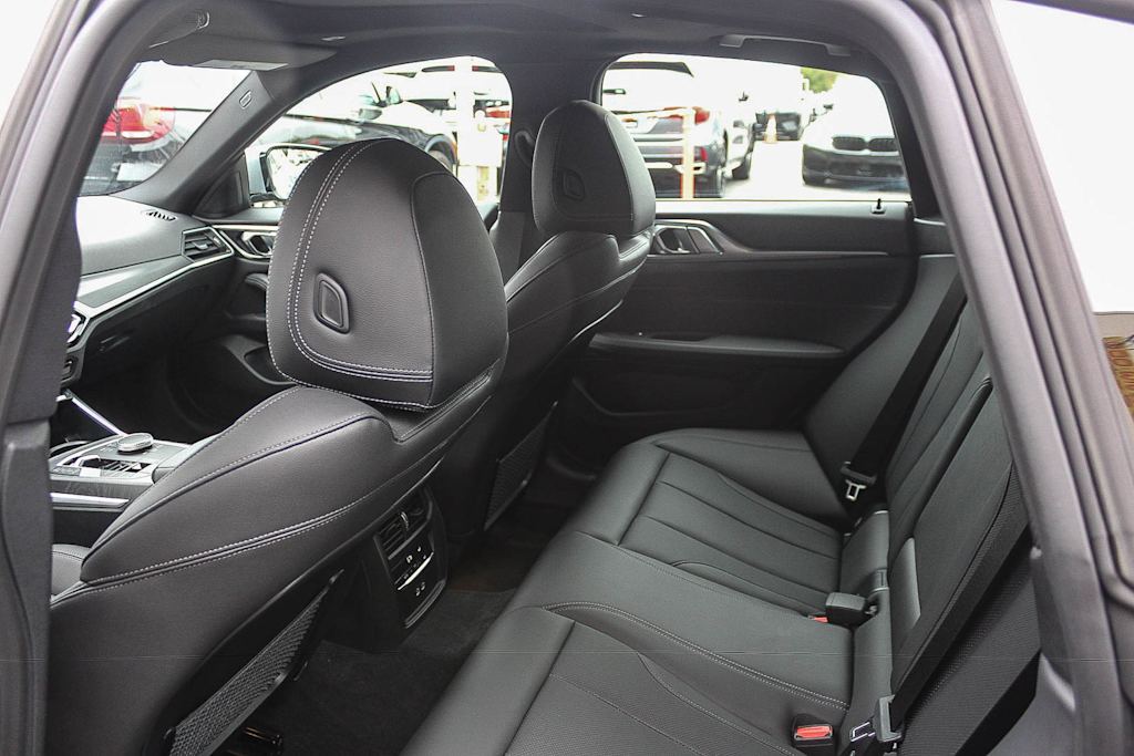 Thumbnail: 2024 BMW 4 Series - 10