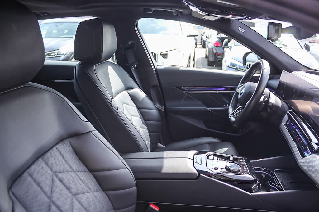 2024 BMW 5 Series 540i xDrive 8