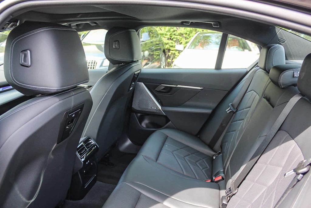 2024 BMW 5 Series 540i xDrive 10