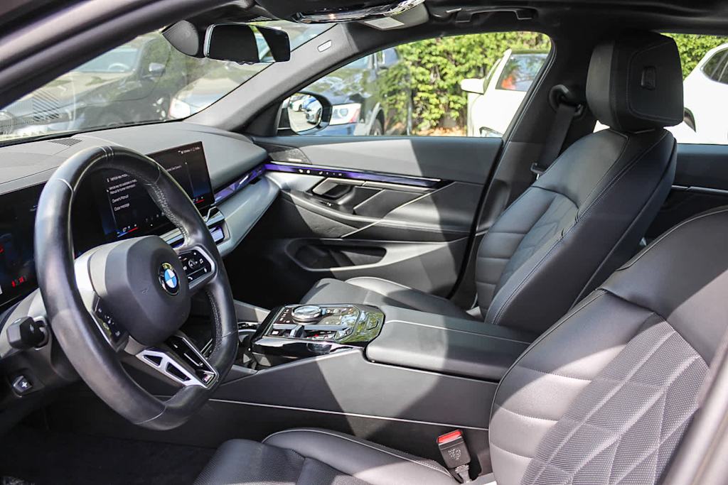 2024 BMW 5 Series 540i xDrive 9