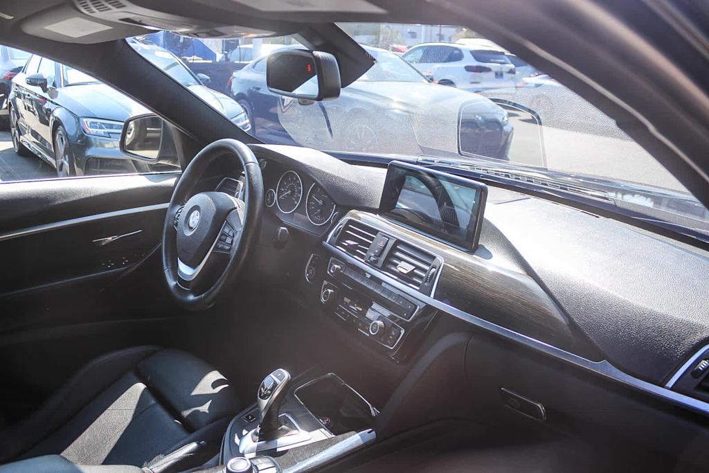 Thumbnail: 2017 BMW 3 Series - 11