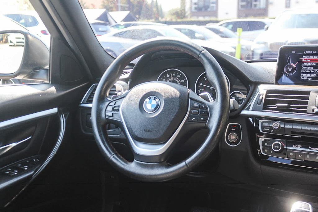 Thumbnail: 2017 BMW 3 Series - 9