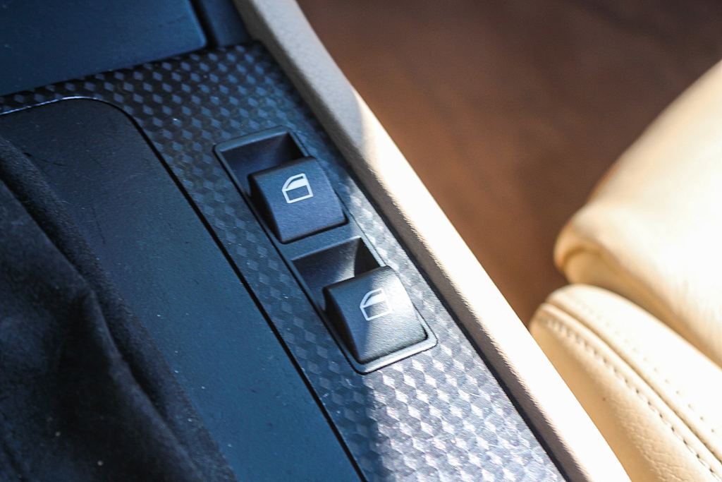 Thumbnail: 2005 BMW 3 Series - 27