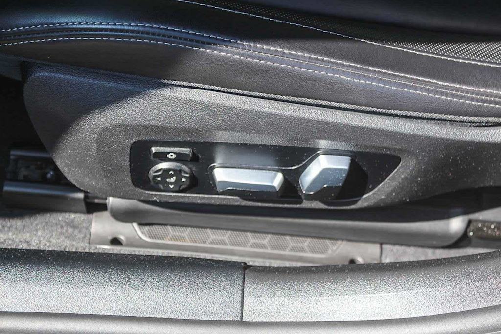 Thumbnail: 2023 BMW 8 Series - 25