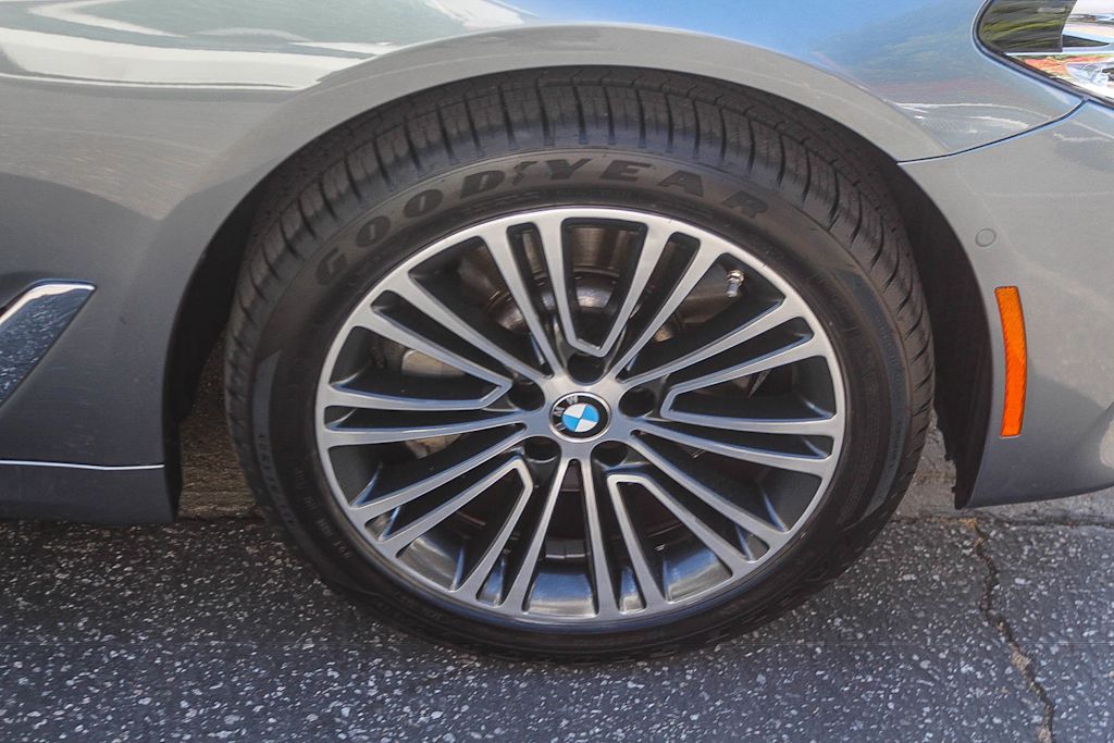 Thumbnail: 2020 BMW 5 Series - 22