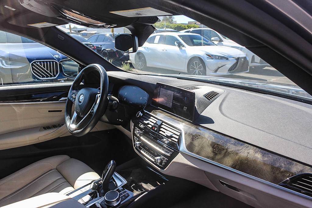 Thumbnail: 2020 BMW 5 Series - 12