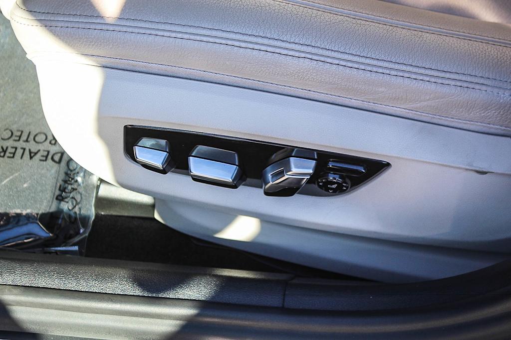 Thumbnail: 2020 BMW 5 Series - 25