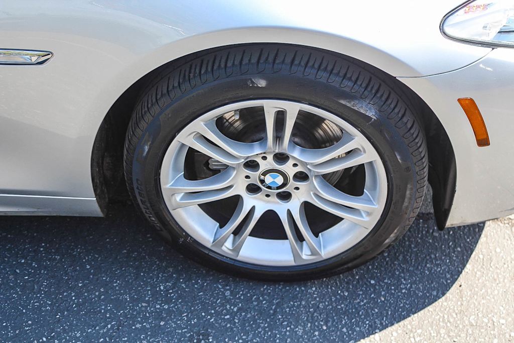 Thumbnail: 2013 BMW 5 Series - 22