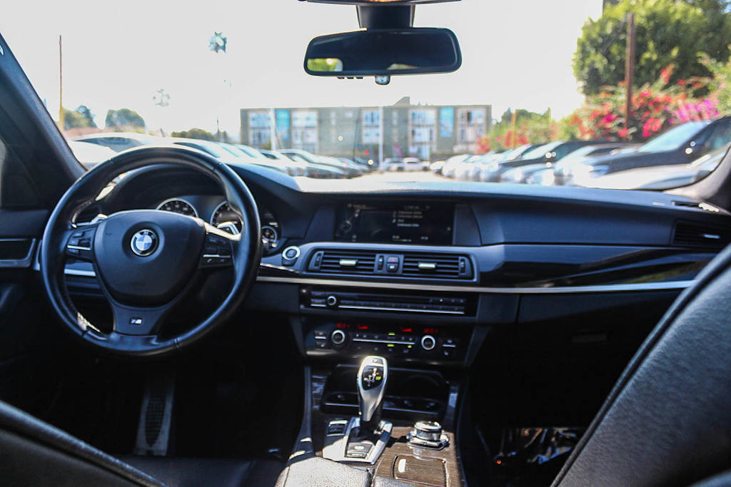 Thumbnail: 2013 BMW 5 Series - 2