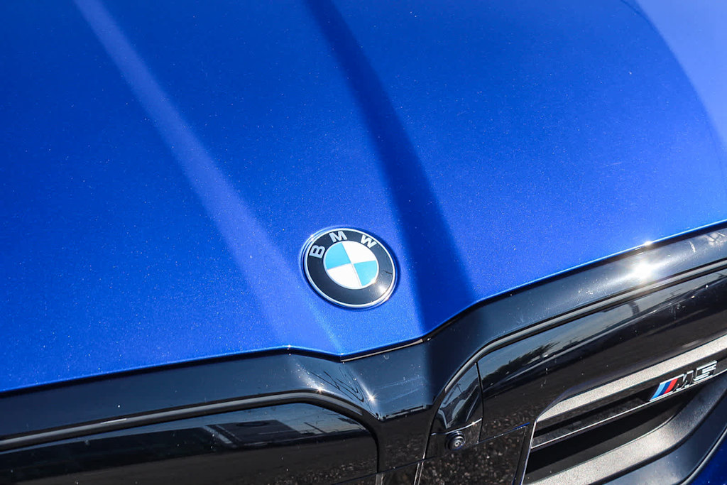 Thumbnail: 2025 BMW M5 - 6