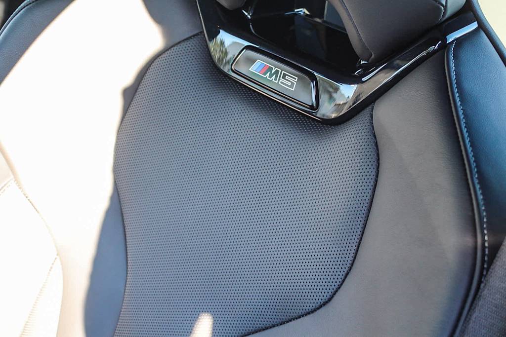 Thumbnail: 2025 BMW M5 - 27