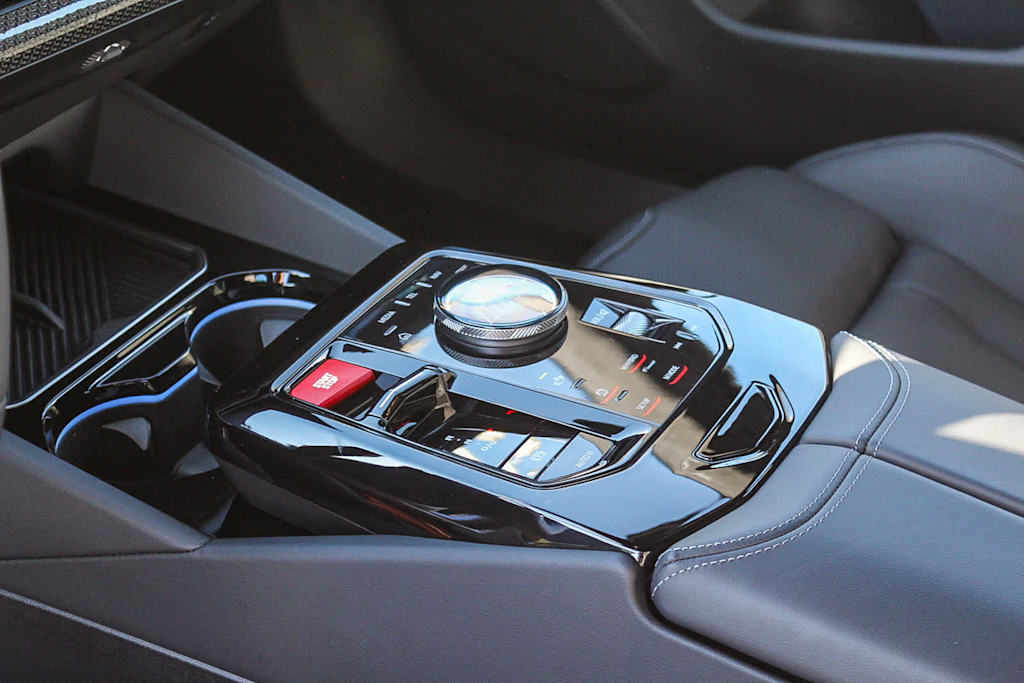 Thumbnail: 2025 BMW M5 - 13