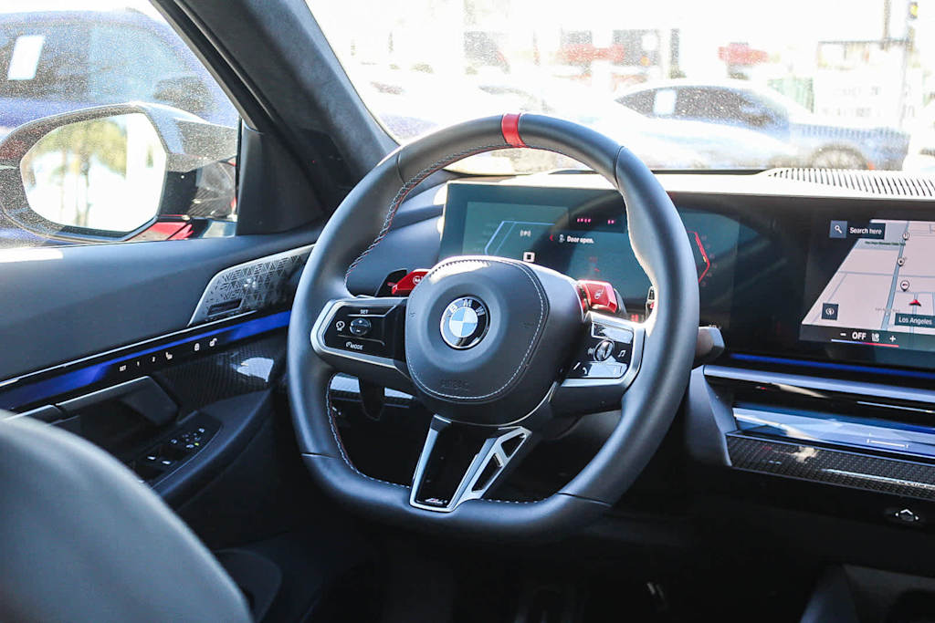 Thumbnail: 2025 BMW M5 - 8