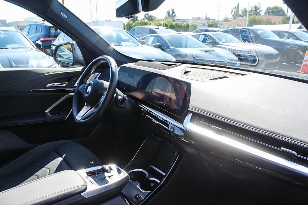 Thumbnail: 2025 BMW X1 - 12