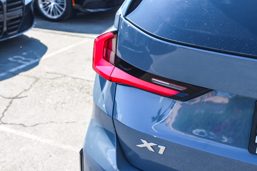 Thumbnail: 2025 BMW X1 - 20