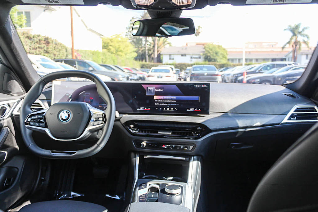 Thumbnail: 2025 BMW i4 - 2