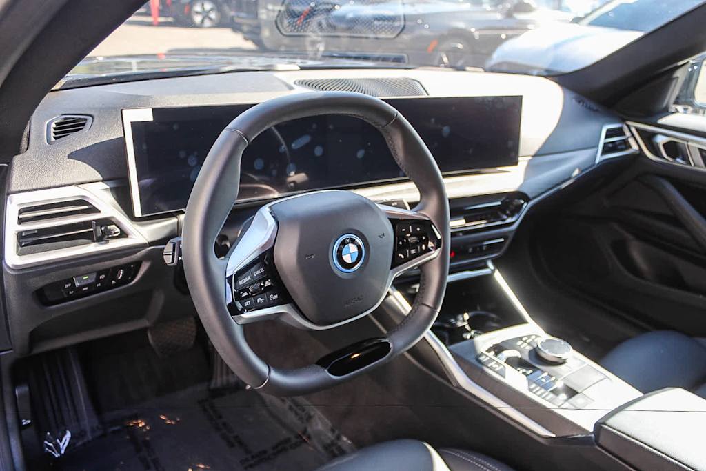 Thumbnail: 2025 BMW i4 - 11
