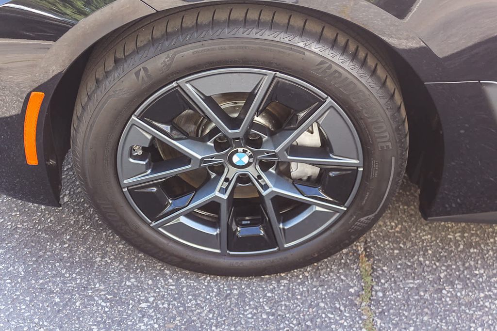 Thumbnail: 2025 BMW i4 - 21