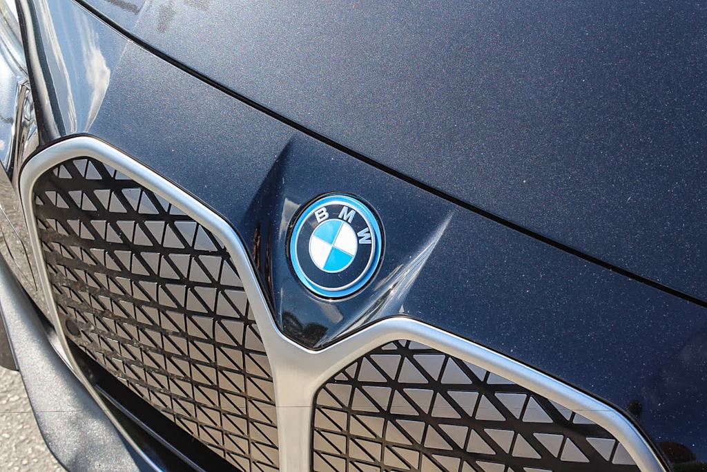 Thumbnail: 2025 BMW i4 - 22