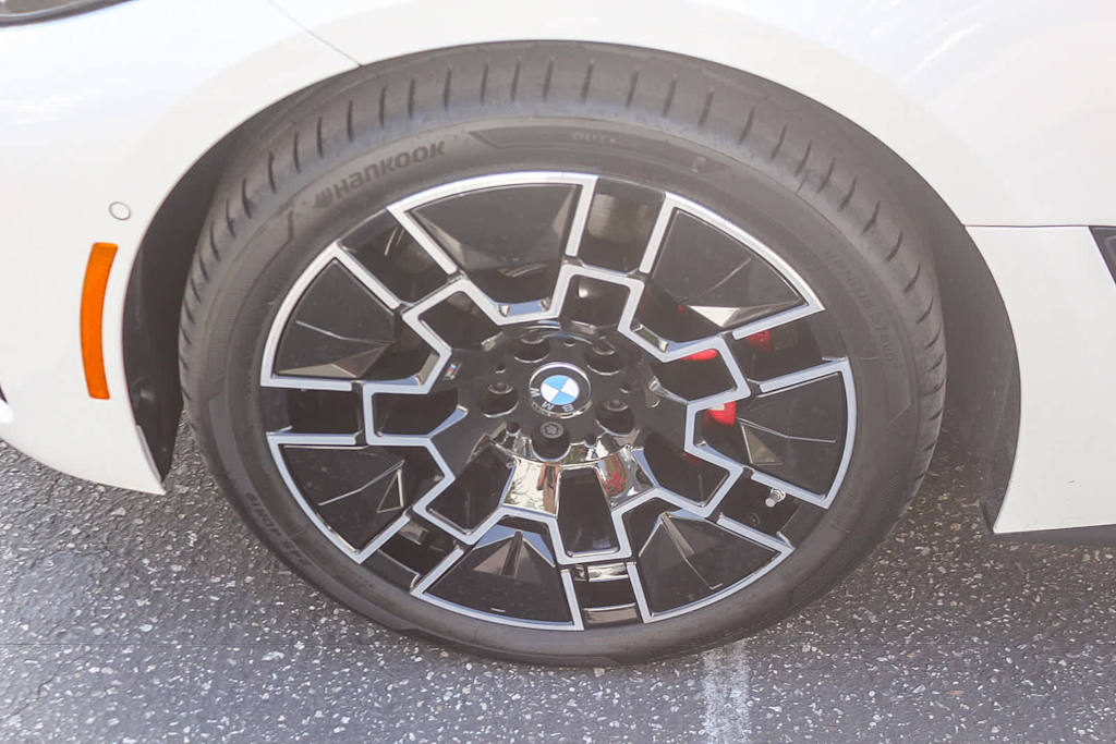 Thumbnail: 2025 BMW i4 - 19