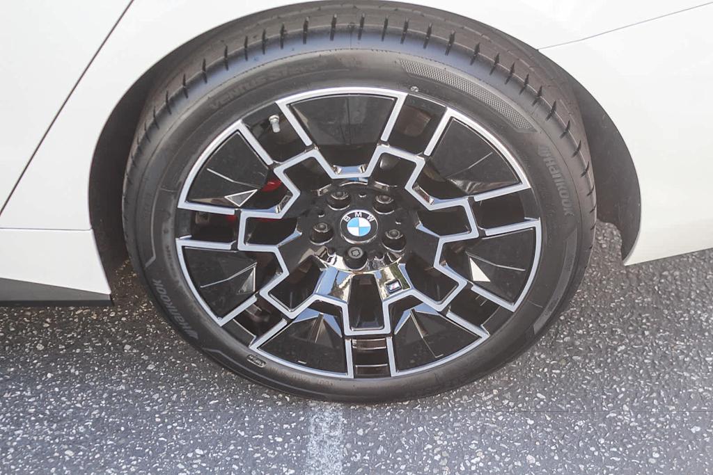 Thumbnail: 2025 BMW i4 - 7