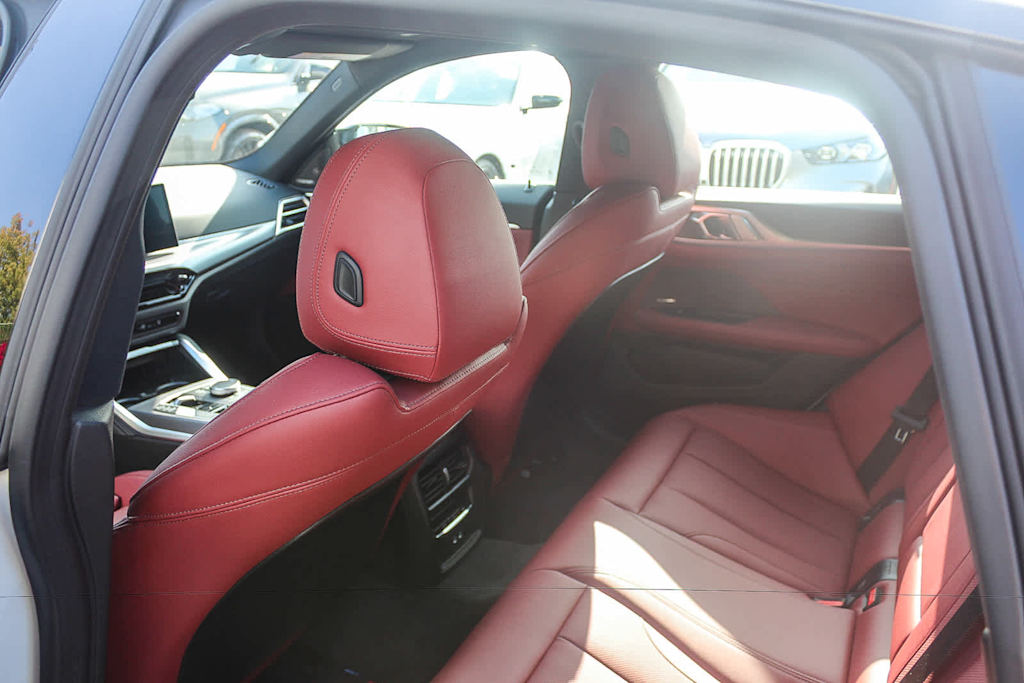 Thumbnail: 2025 BMW i4 - 10
