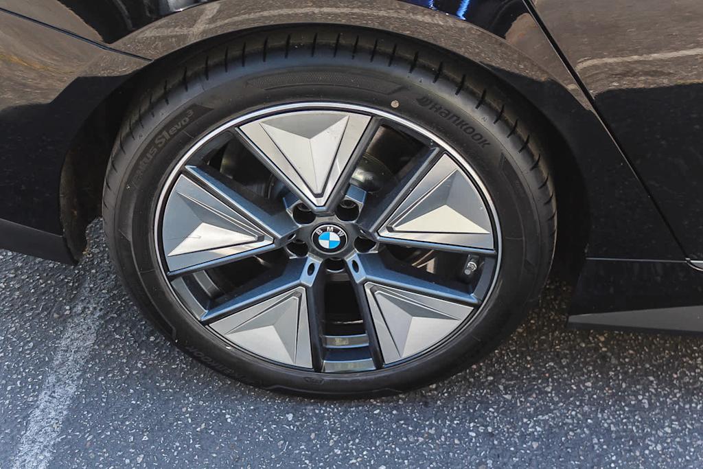 Thumbnail: 2023 BMW i4 - 6