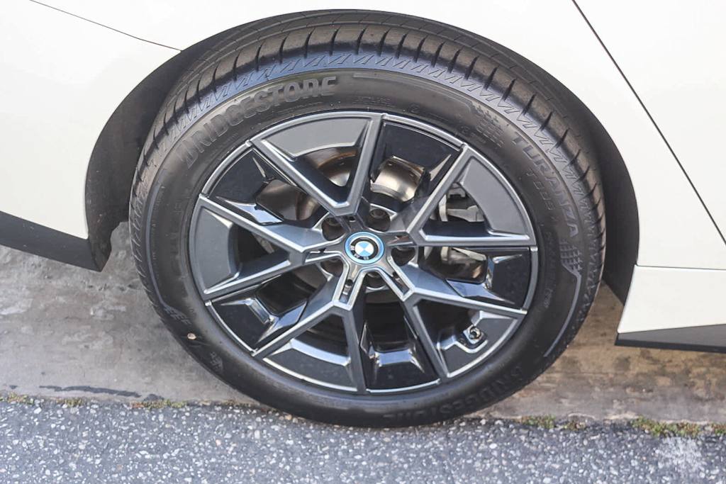 Thumbnail: 2023 BMW i4 - 7