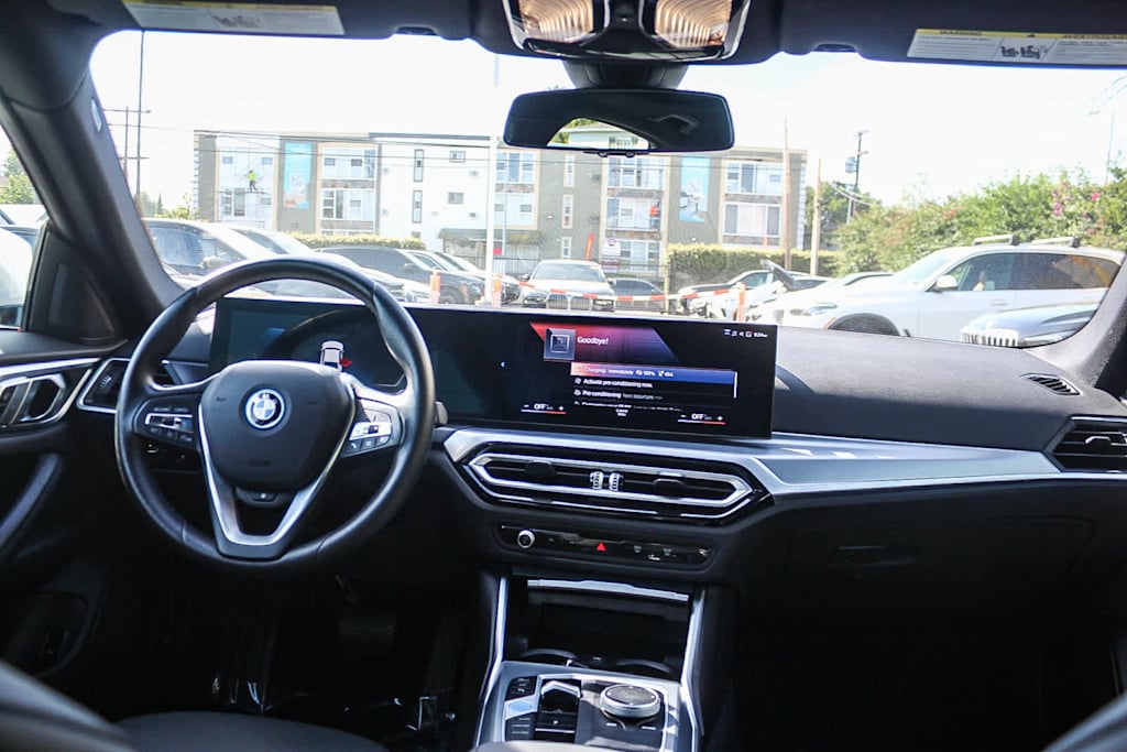 Thumbnail: 2023 BMW i4 - 2