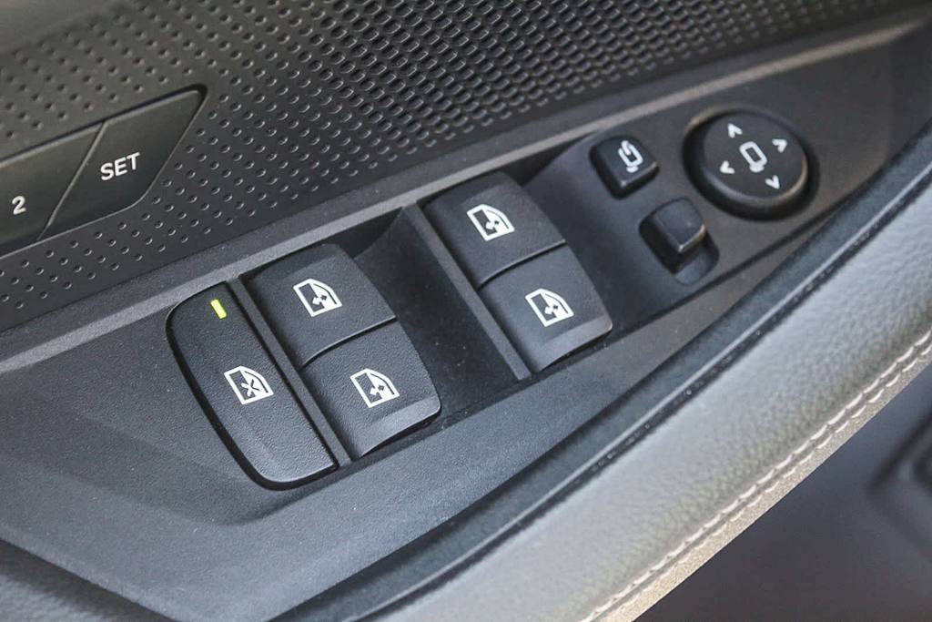 Thumbnail: 2023 BMW i4 - 25