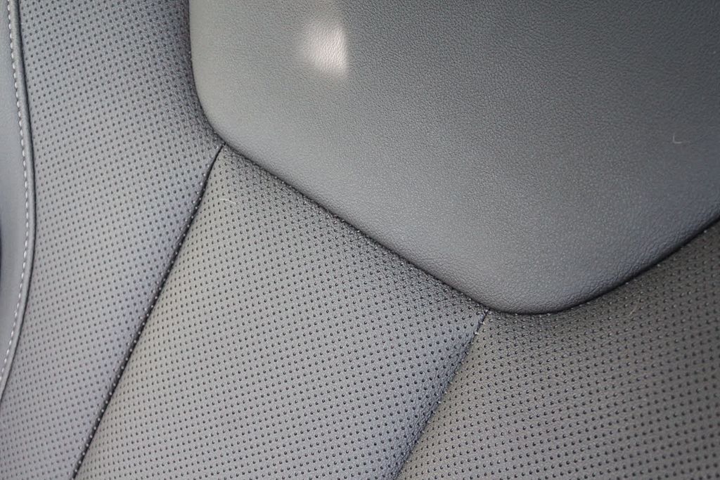 Thumbnail: 2023 BMW i4 - 10