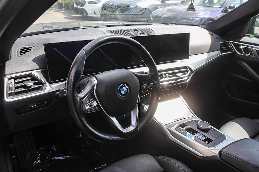 Thumbnail: 2023 BMW i4 - 12