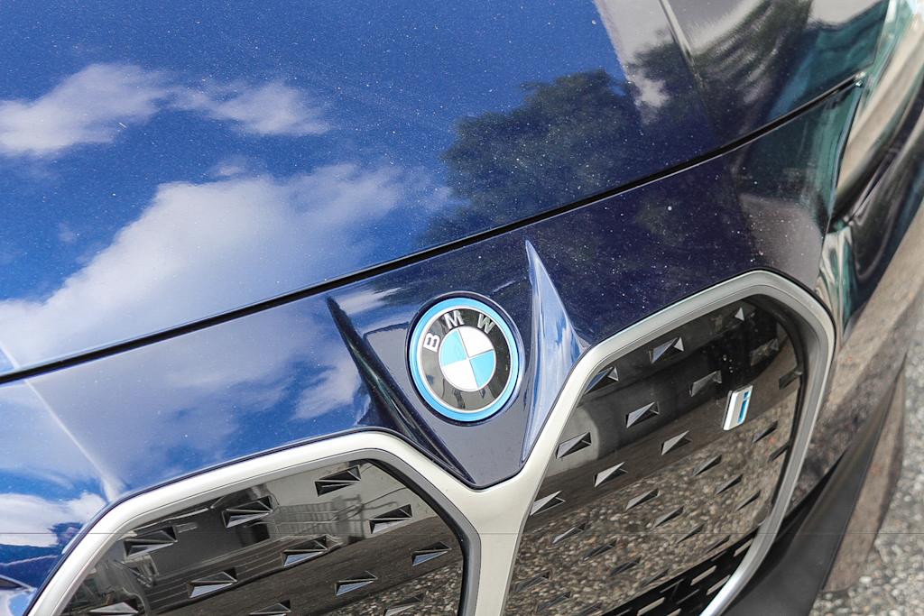 Thumbnail: 2023 BMW i4 - 21