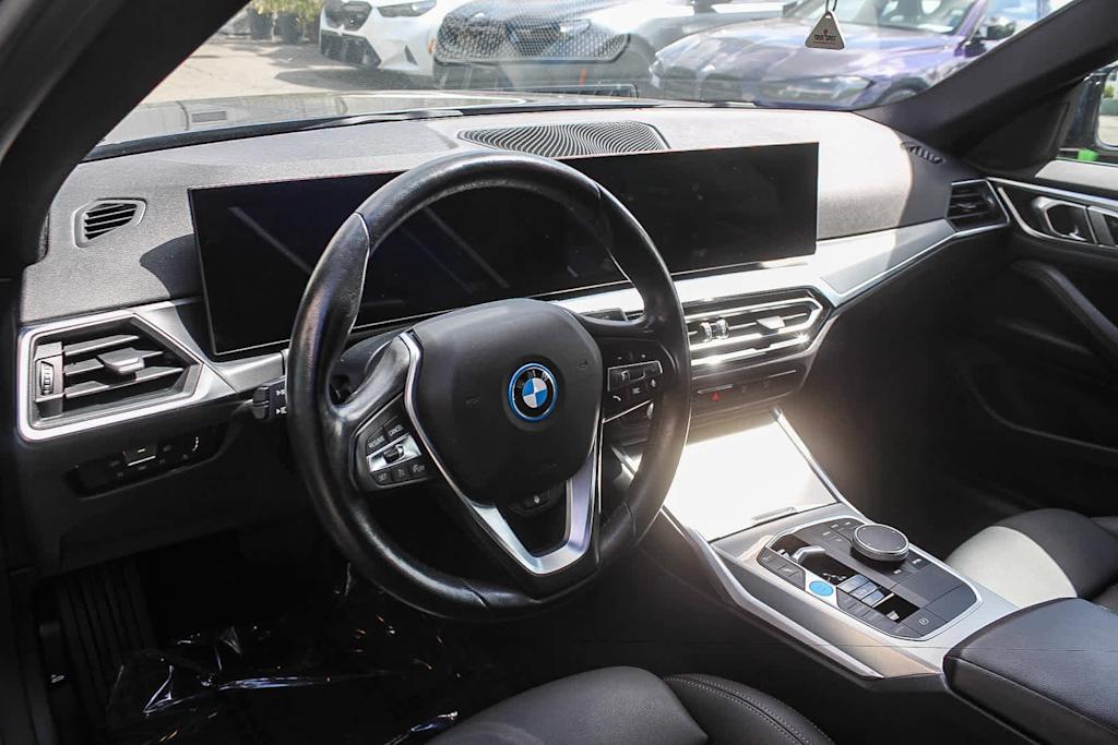 Thumbnail: 2023 BMW i4 - 11