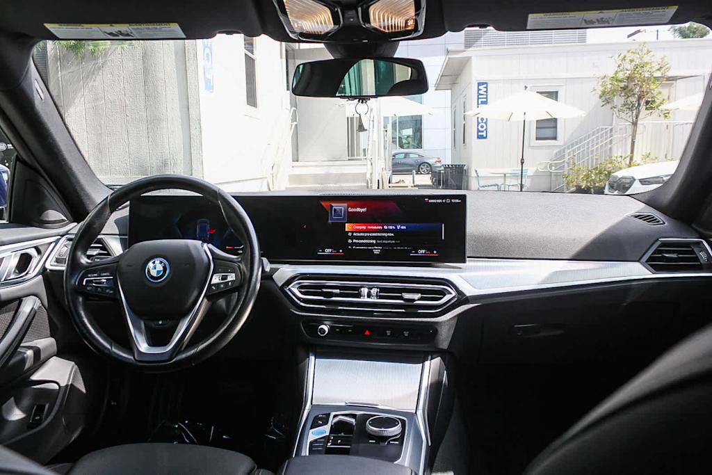 Thumbnail: 2023 BMW i4 - 2