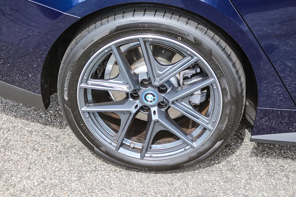 Thumbnail: 2023 BMW i4 - 6