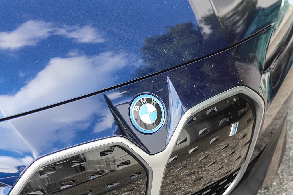 Thumbnail: 2023 BMW i4 - 20